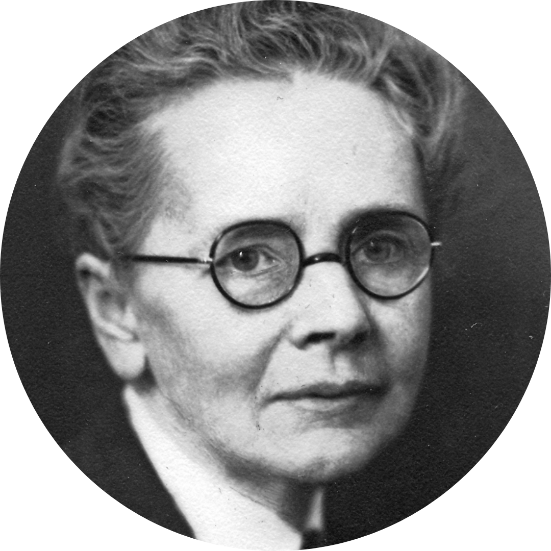 Julia Morgan, the first woman admitted to the renowned architecture program at Ecole de Beaux-Arts in Paris.